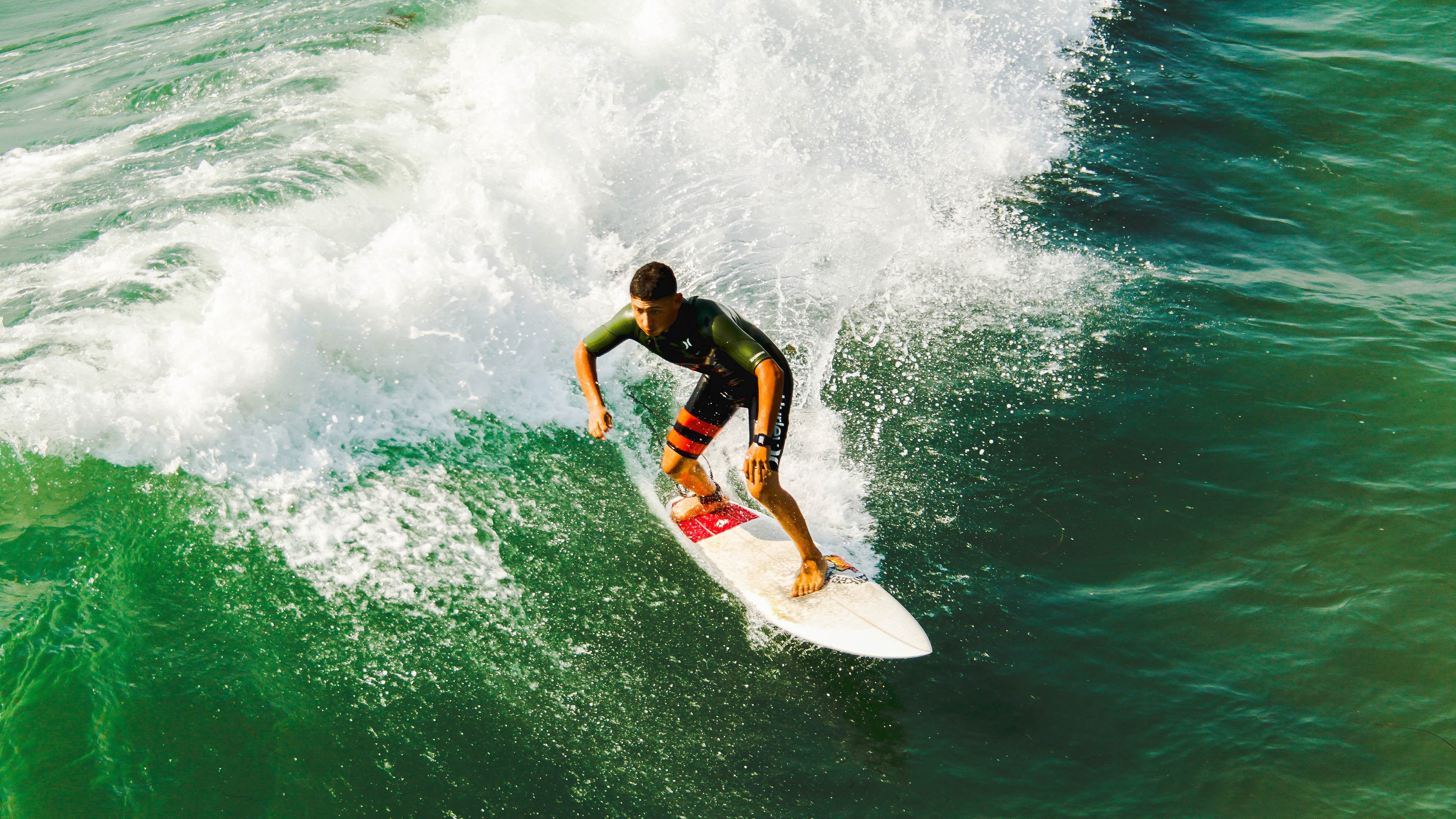 -“中超豪门引援再升级，争夺联赛桂冠”，中超 巨星