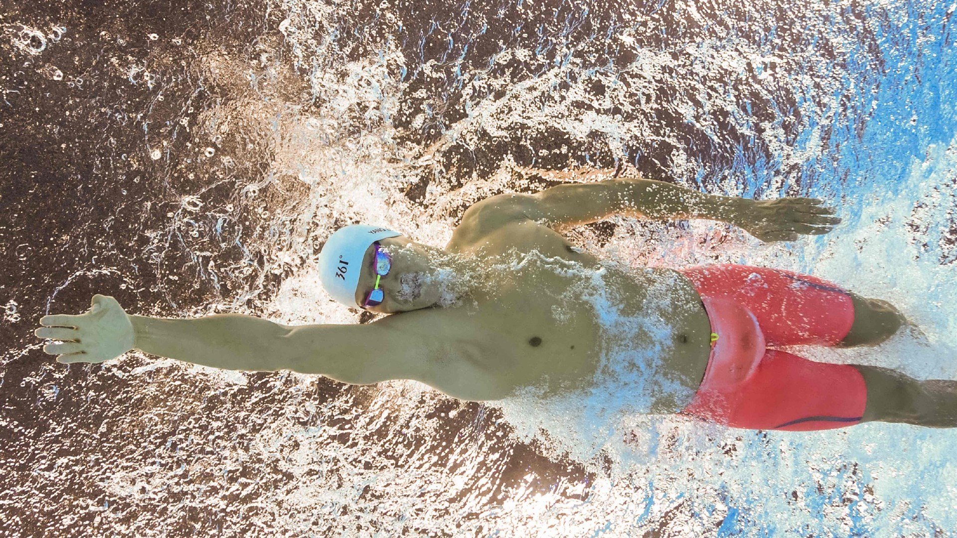 校园足球盛会频频举办，激发青少年的运动兴趣与活力，校园足球开展